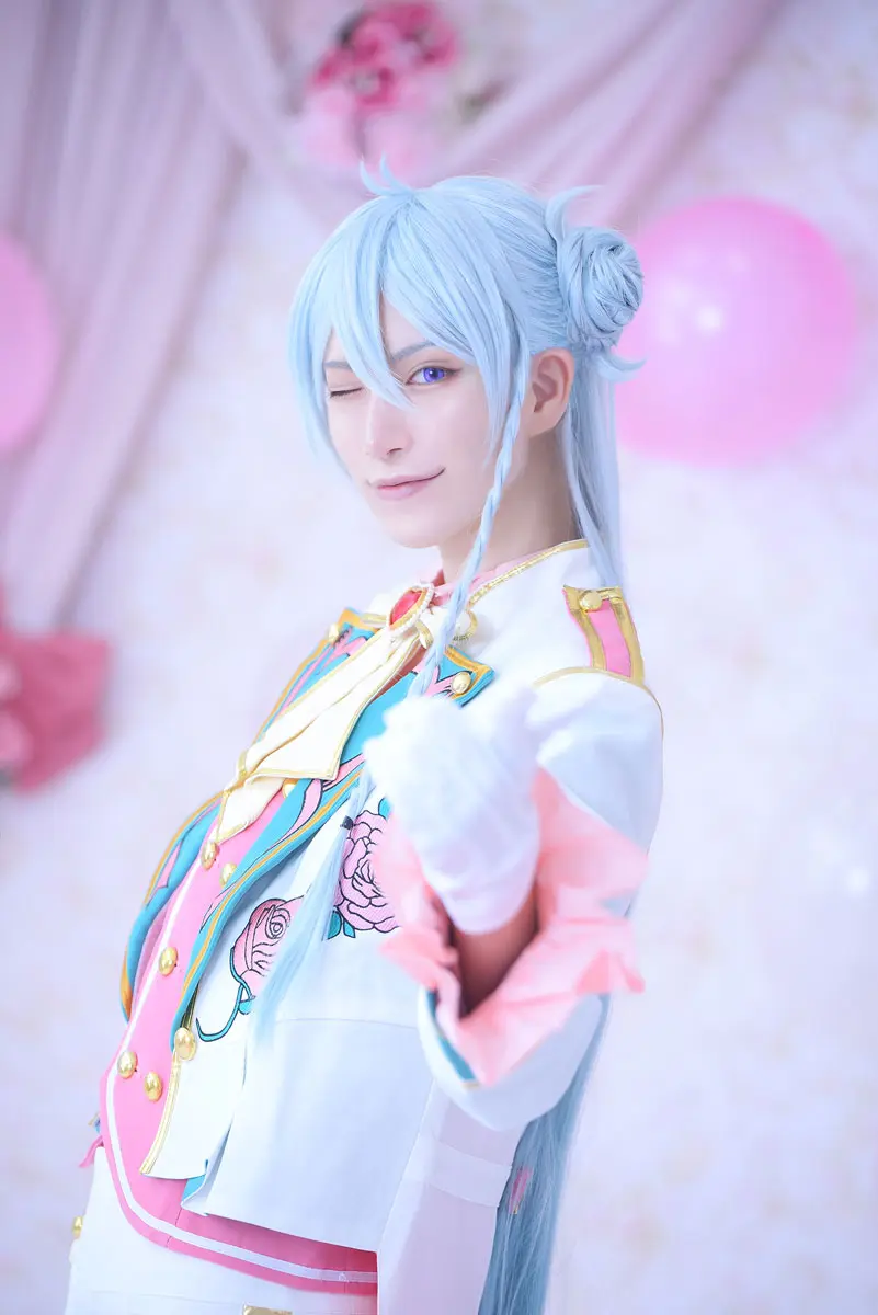 小鳥みやびの扮する『あんスタ』のリアル日々樹渉 | COSPLAY MODE