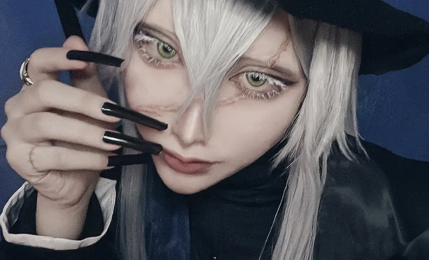 コスプレイヤーPONCHOに『黒執事』葬儀屋の顔の作り方を訊く