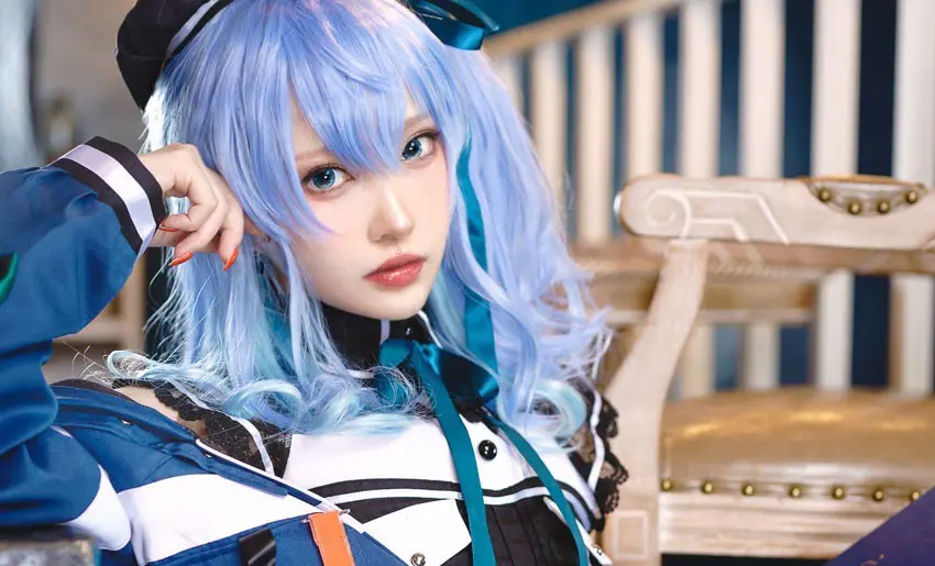 コスプレイヤーシスル『ホロライブ』星街すいせいのメイクはオレンジ 