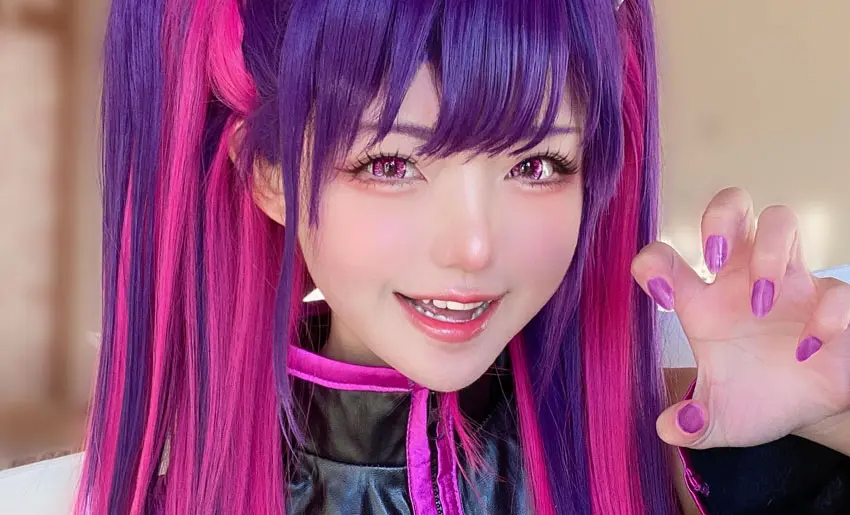 コスプレイヤー凸守たかねの『2.5次元の誘惑』ミリエラの自作衣装で自撮り
